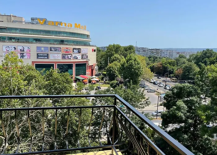 Apartment By Rv Varna